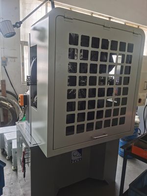 5.5KW सीएनसी स्प्रिंग फॉर्मिंग मशीन वैकल्पिक हाथ और 200KG डेकोइलर सिस्टम