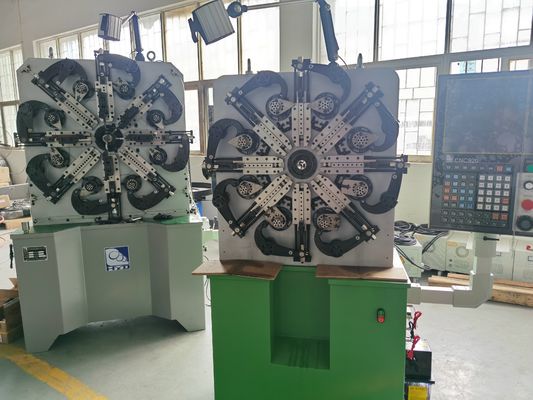5.5KW सीएनसी स्प्रिंग फॉर्मिंग मशीन वैकल्पिक हाथ और 200KG डेकोइलर सिस्टम